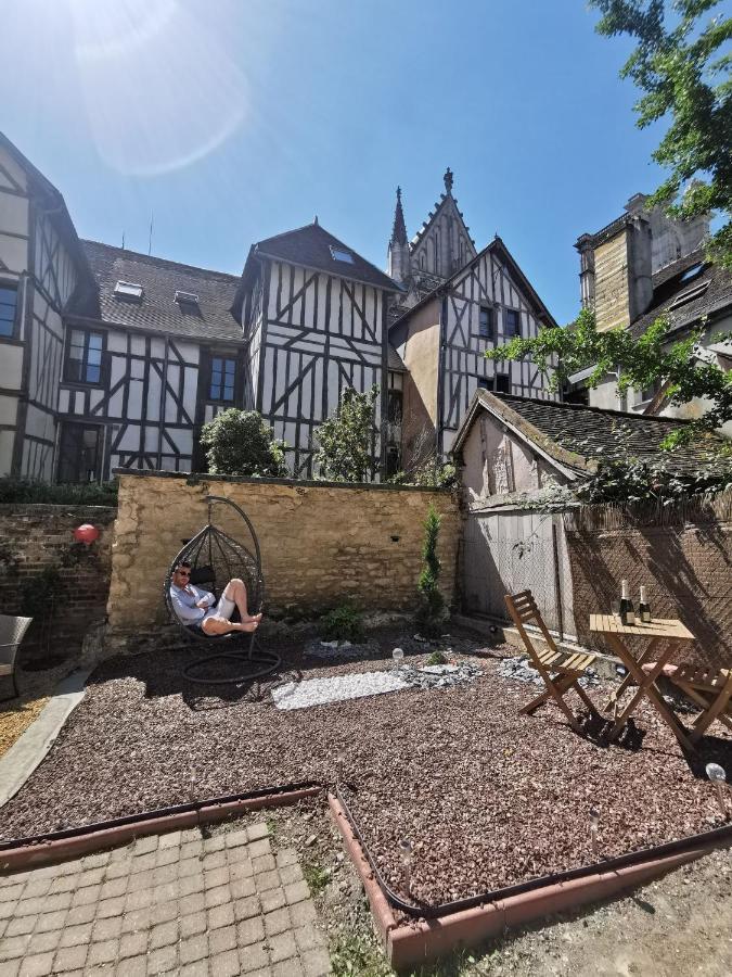 Le Papillon De La Cathedrale - Calme - Jardin - Wifi Apartment Troyes Luaran gambar