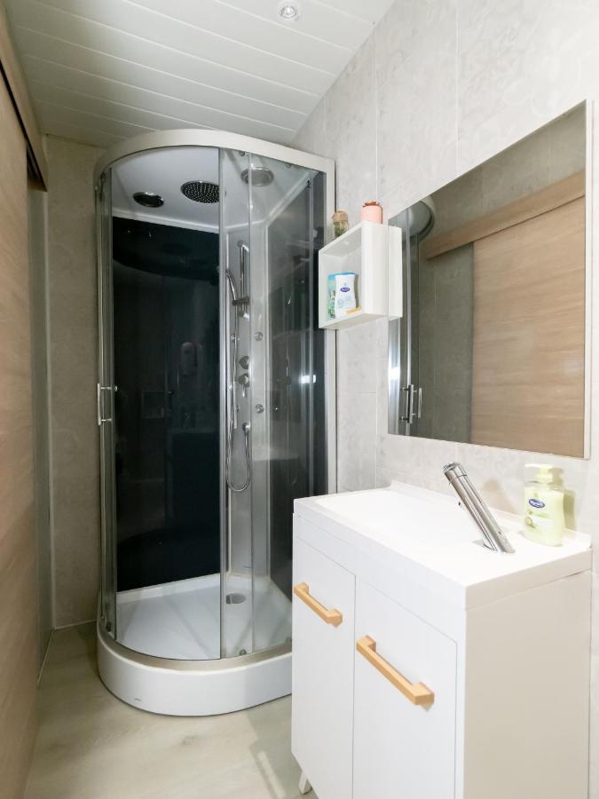 Le Papillon De La Cathedrale - Calme - Jardin - Wifi Apartment Troyes Luaran gambar